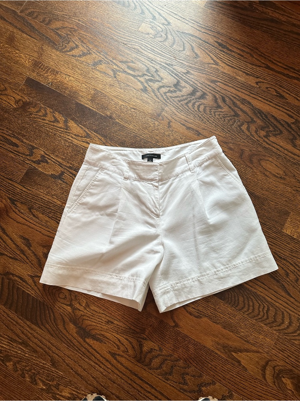 Ann Taylor White Women's Bermuda Shorts
